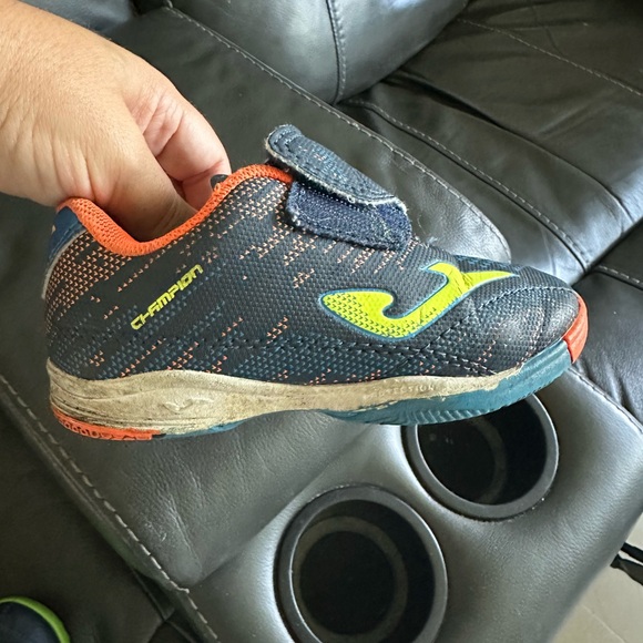 Joma Toddler size 8 indoor soccer cleats - Picture 3 of 3